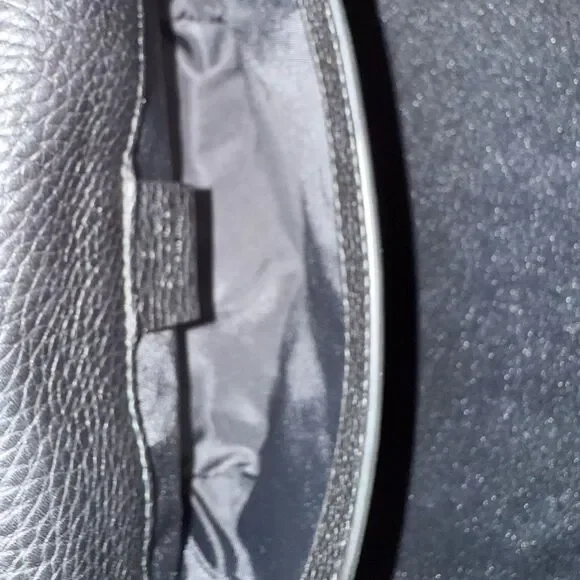 Brand new with box and dustbag Gucci Black Leather belt bag
